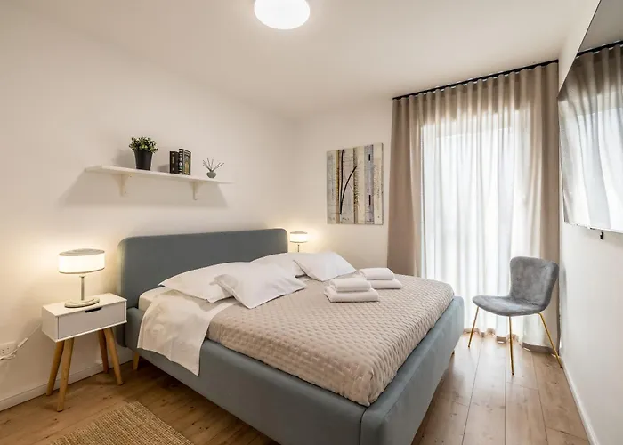 Apt With Best Rated Breakfast Zap B&B