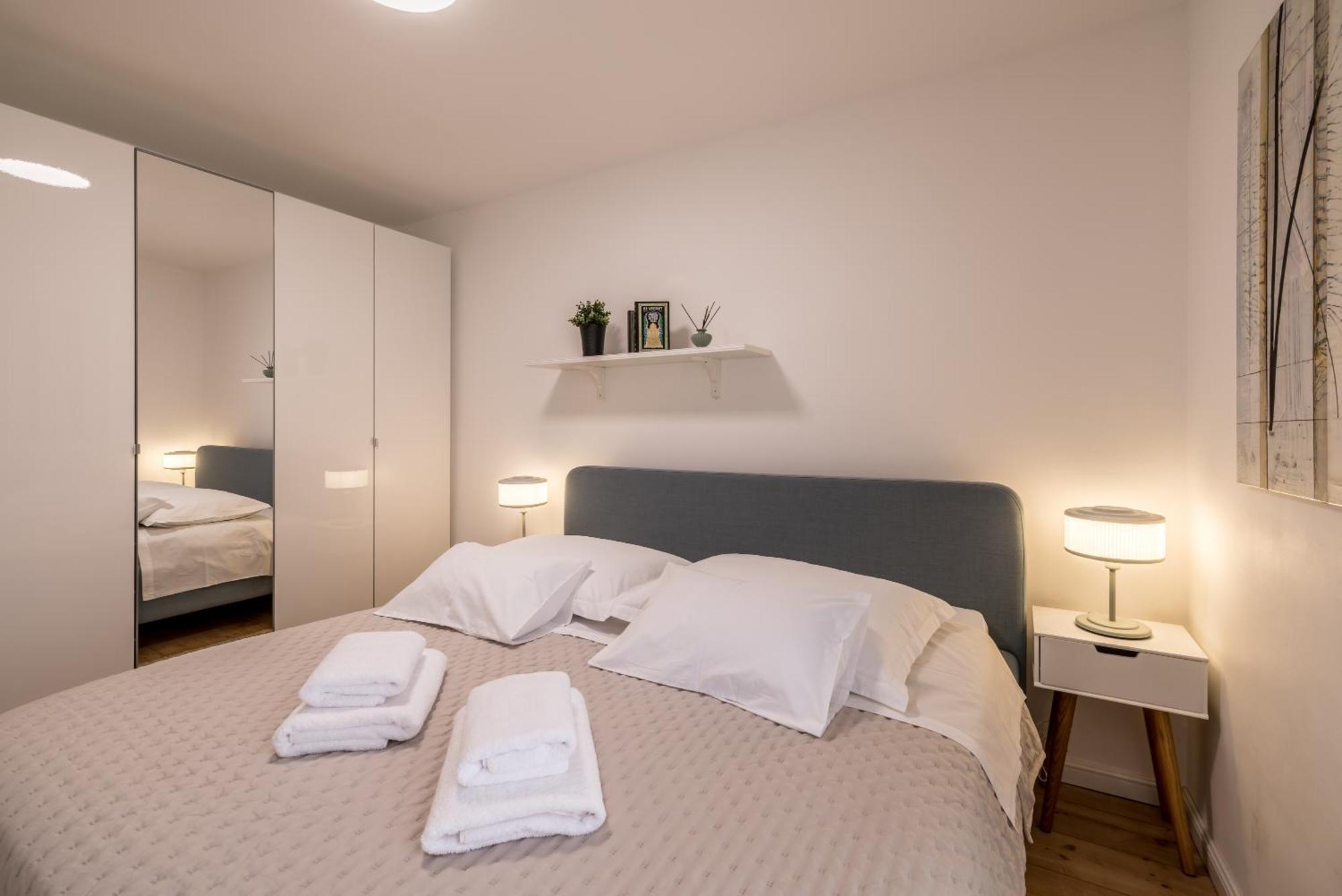 Apartment With Rated Breakfast Zap